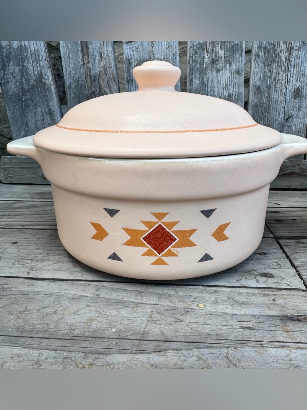 Vintage Treasure Craft Southwest Pastel Peach Casserole / Chili Pot with Lid